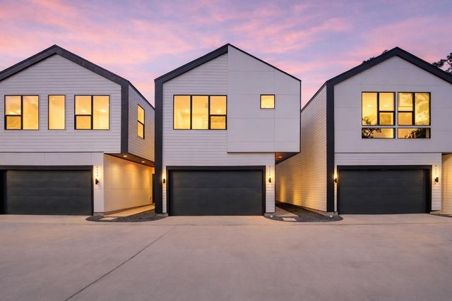 6135 Pacific Forest Drive, Houston, TX 77091