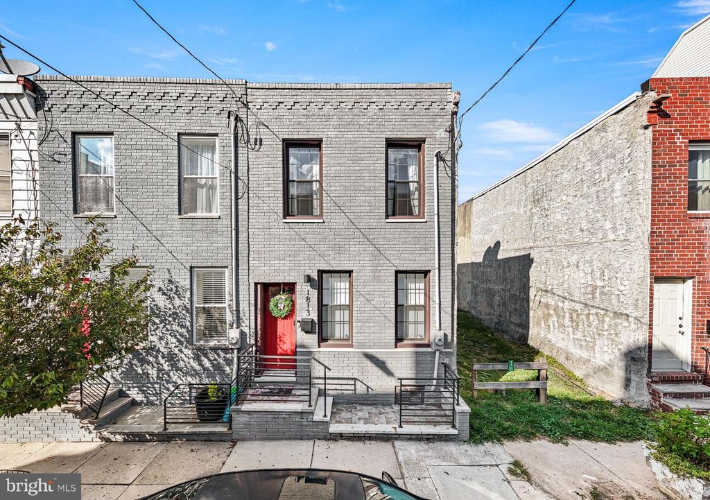1813 FERNON ST, Philadelphia, PA 19145