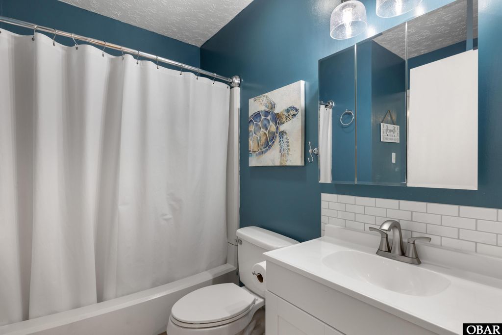 Image 19 of property listing at 1401 N Virginia Dare Trail, Kill Devil Hills, NC 27948