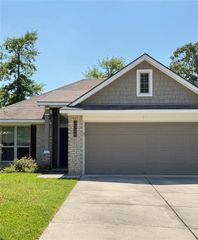 1134 Shadow Glenn Drive, Conroe, TX 77301