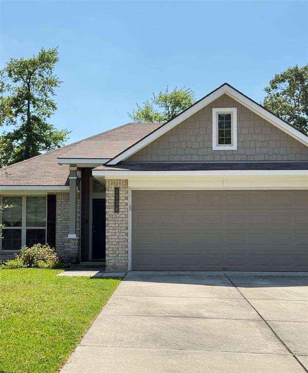 1134 Shadow Glenn Drive, Conroe, TX 77301