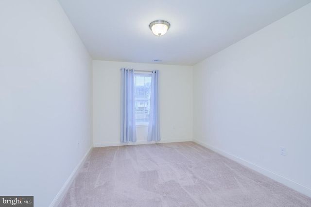 141 ENVOY CT, Inwood, WV 25428