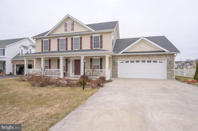 141 ENVOY CT, Inwood, WV 25428