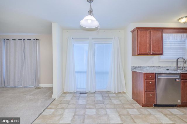 141 ENVOY CT, Inwood, WV 25428