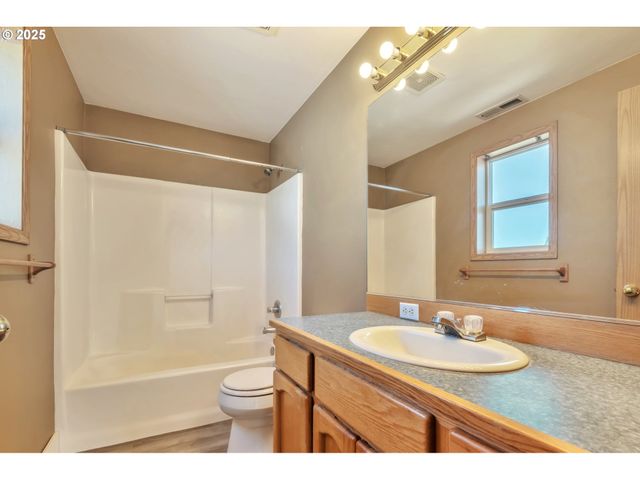 19002 Se 17TH St, Vancouver, WA 98683