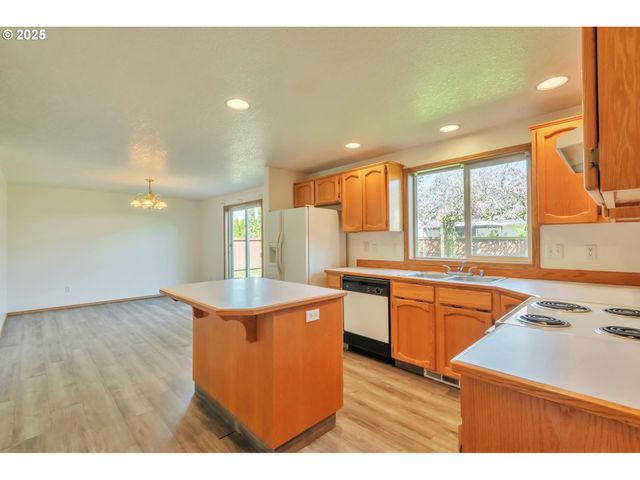 19002 Se 17TH St, Vancouver, WA 98683