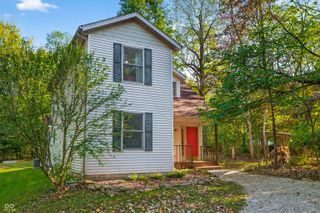 8140 Grandview Road, Columbus, IN 47201