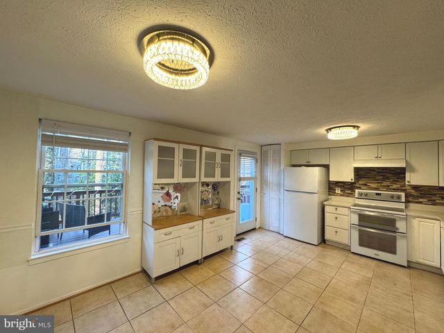 6505 FIELD MASTER DR, Springfield, VA 22152