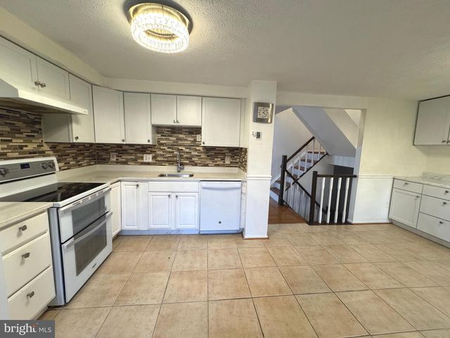 6505 FIELD MASTER DR, Springfield, VA 22152