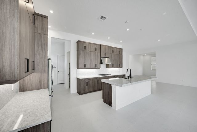 9524 St Germain Drive, Palm Beach Gardens, FL 33412