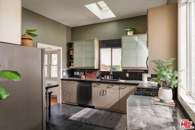 2123 Branden Street, Los Angeles, CA 90026