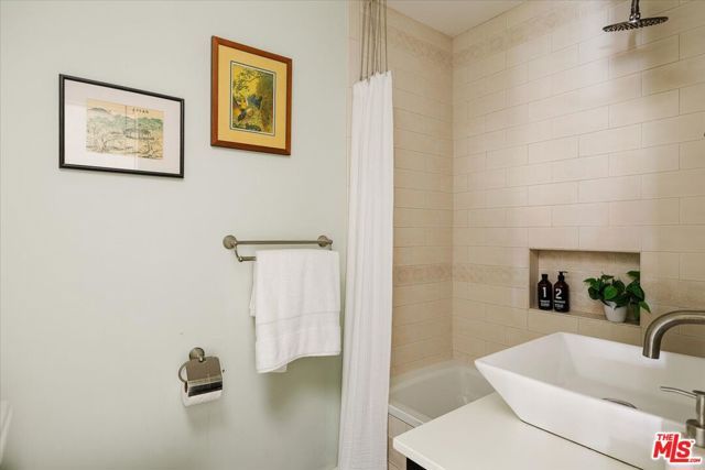 2123 Branden Street, Los Angeles, CA 90026