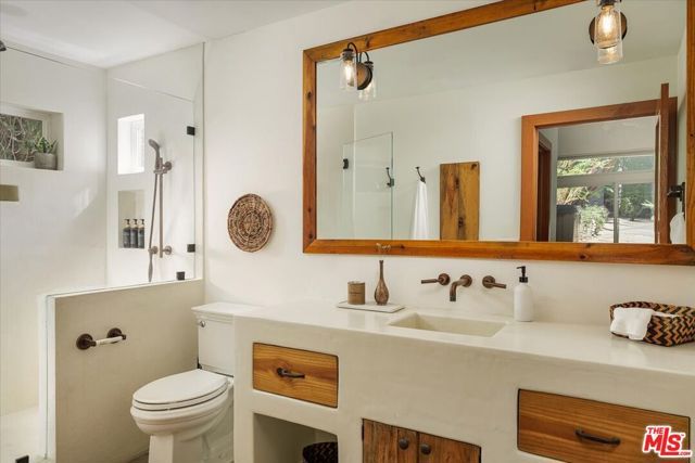 2123 Branden Street, Los Angeles, CA 90026