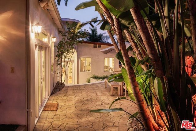 2123 Branden Street, Los Angeles, CA 90026