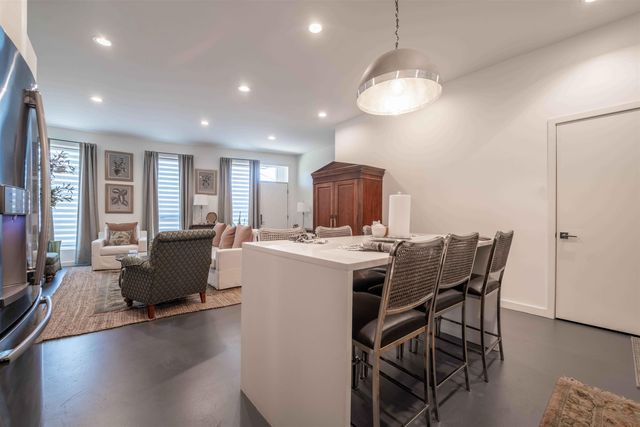 462 FRONTLINE CV, Memphis, TN 38103