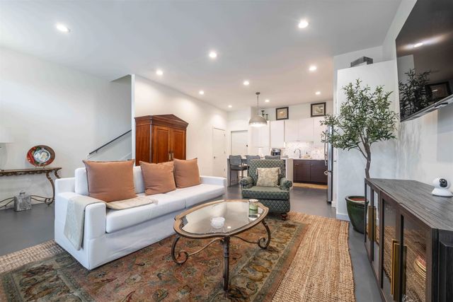 462 FRONTLINE CV, Memphis, TN 38103