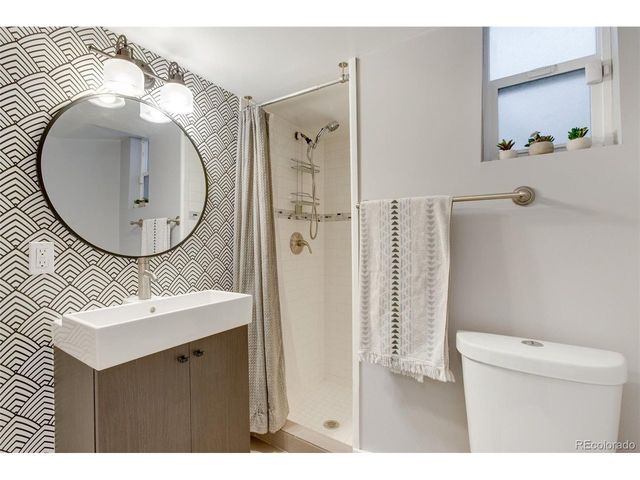 1471 Meade St, Denver, CO 80204