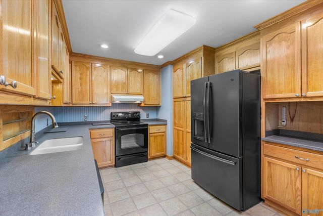 1820 Oakwood Avenue NE, Huntsville, AL 35811