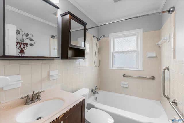 1820 Oakwood Avenue NE, Huntsville, AL 35811