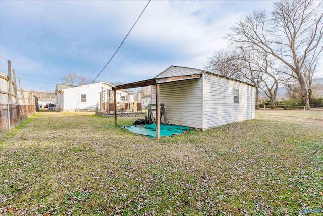 1820 Oakwood Avenue NE, Huntsville, AL 35811