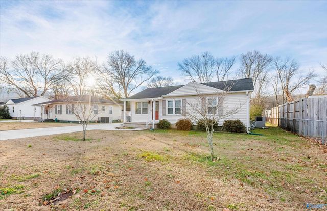 1820 Oakwood Avenue NE, Huntsville, AL 35811