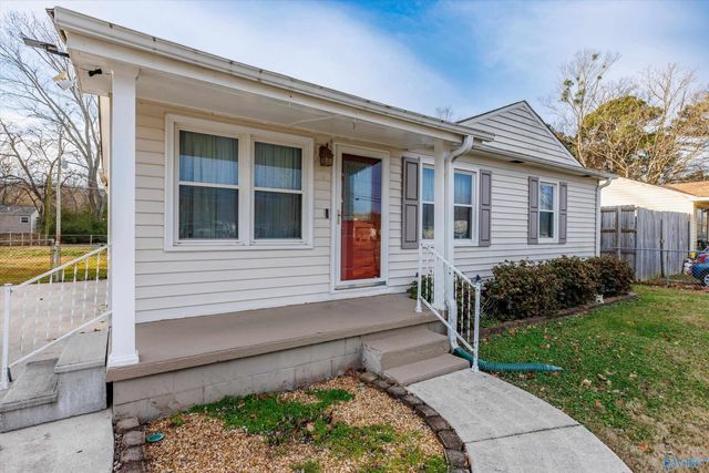 1820 Oakwood Avenue NE, Huntsville, AL 35811