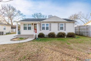 1820 Oakwood Avenue NE, Huntsville, AL 35811