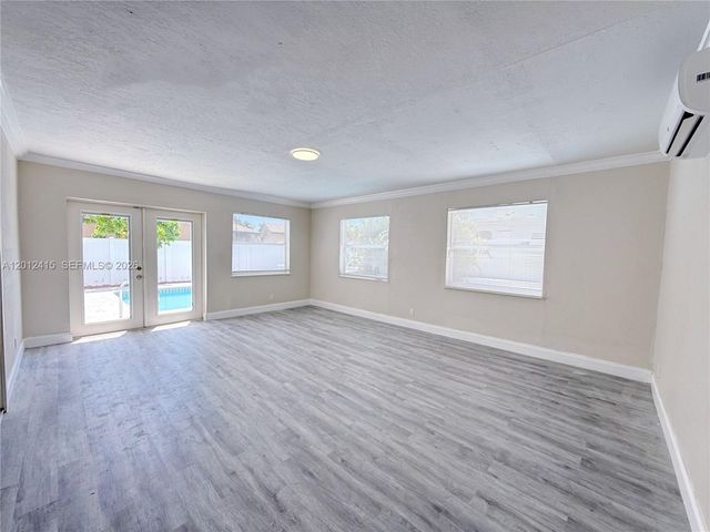 400 SW 14th St, Deerfield Beach, FL 33441