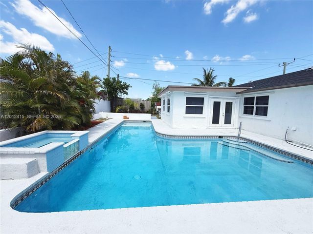 400 SW 14th St, Deerfield Beach, FL 33441