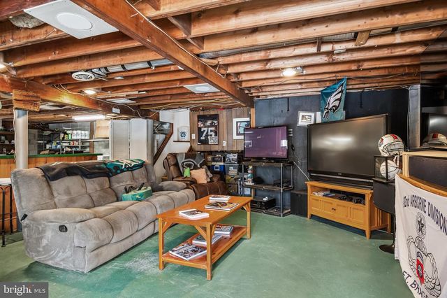 225 TUCKERTON RD, Medford, NJ 08055