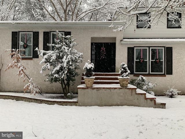 225 TUCKERTON RD, Medford, NJ 08055