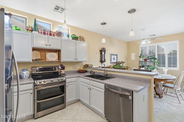 257 N Cobalt Drive, Green Valley, AZ 85614