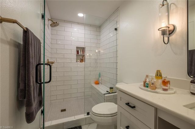 5915 Hollow Wood Court, Winston-salem, NC 27104