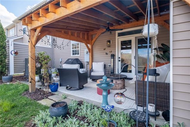 5915 Hollow Wood Court, Winston-salem, NC 27104