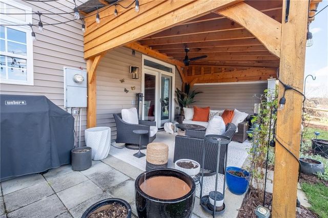 5915 Hollow Wood Court, Winston-salem, NC 27104