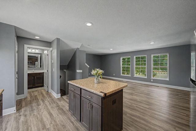 4305 153rd Place, Urbandale, IA 50323