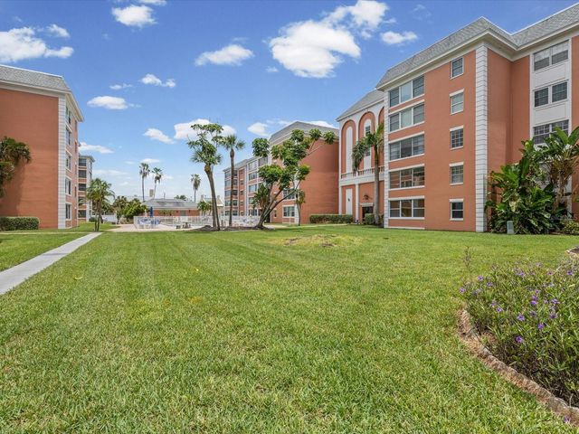 6800 20TH AVENUE N 503, St Petersburg, FL 33710