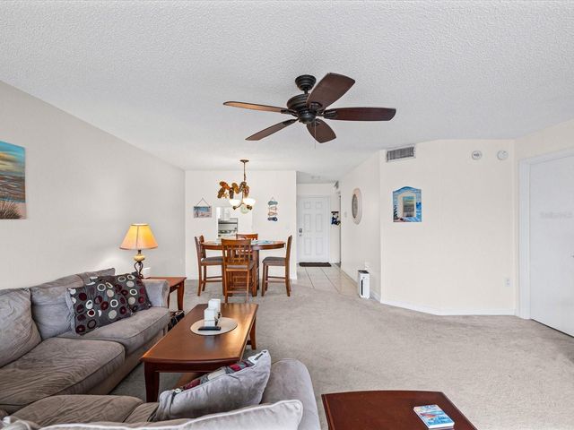 6800 20TH AVENUE N 503, St Petersburg, FL 33710