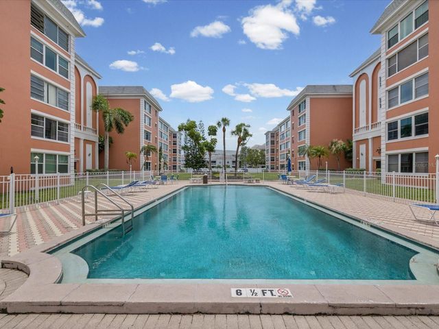 6800 20TH AVENUE N 503, St Petersburg, FL 33710