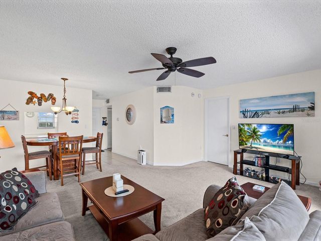 6800 20TH AVENUE N 503, St Petersburg, FL 33710