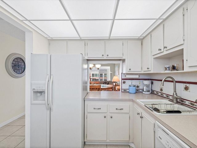 6800 20TH AVENUE N 503, St Petersburg, FL 33710