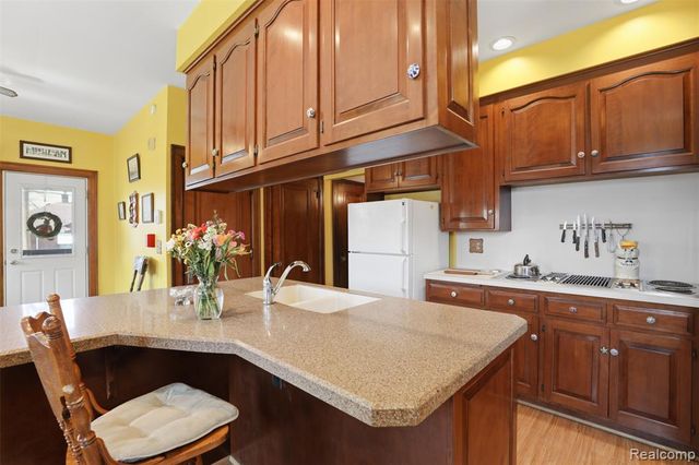 1141 N York Street, Dearborn, MI 48128