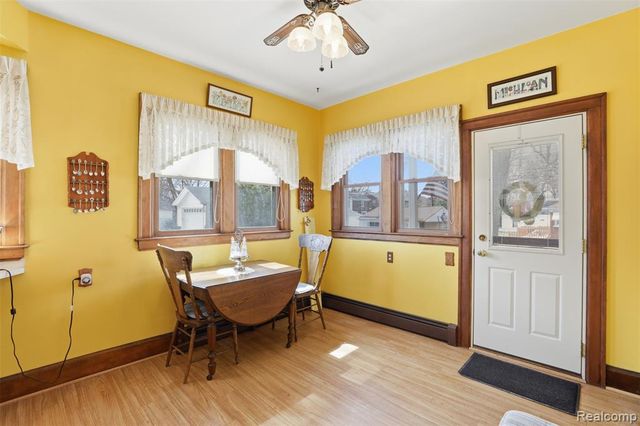 1141 N York Street, Dearborn, MI 48128