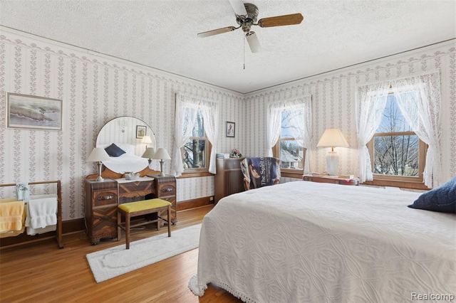 1141 N York Street, Dearborn, MI 48128