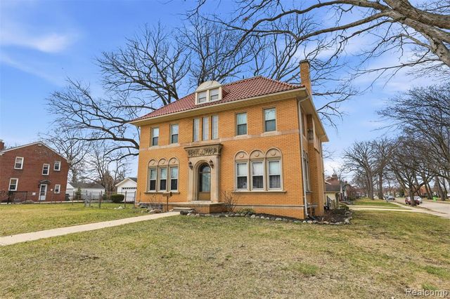 1141 N York Street, Dearborn, MI 48128