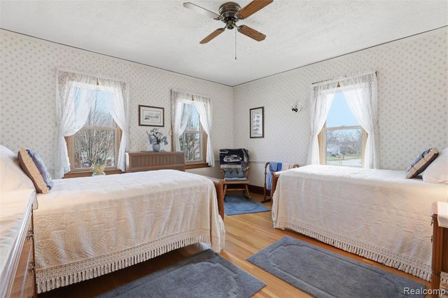 1141 N York Street, Dearborn, MI 48128