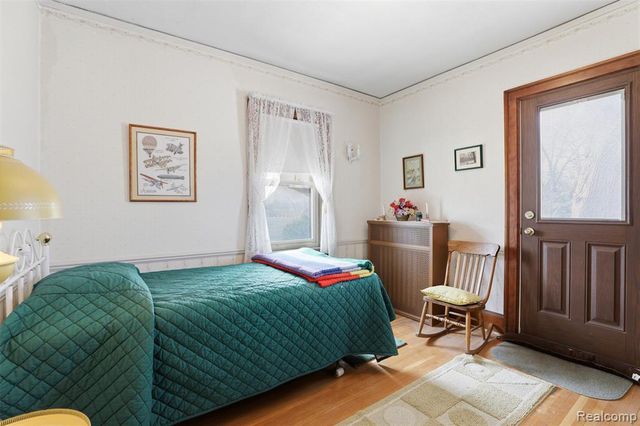 1141 N York Street, Dearborn, MI 48128