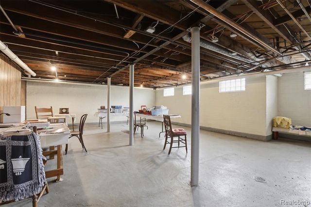 1141 N York Street, Dearborn, MI 48128