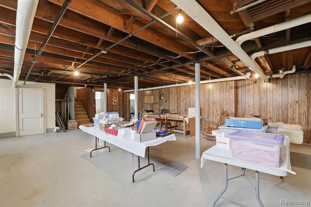 1141 N York Street, Dearborn, MI 48128