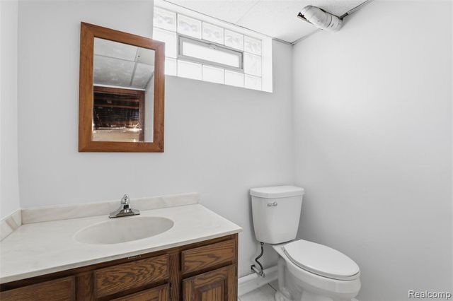 1141 N York Street, Dearborn, MI 48128